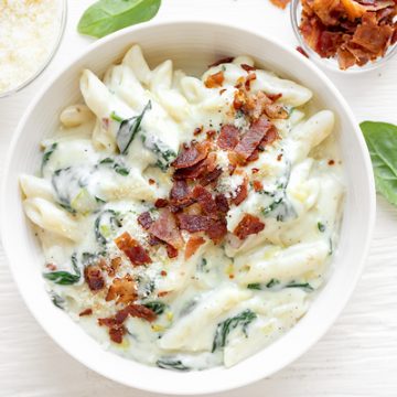 Penne Pasta with Spinach Cream Sauce | thecozyapron.com