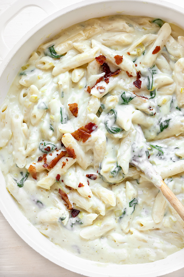 Penne Pasta with Spinach Cream Sauce | thecozyapron.com