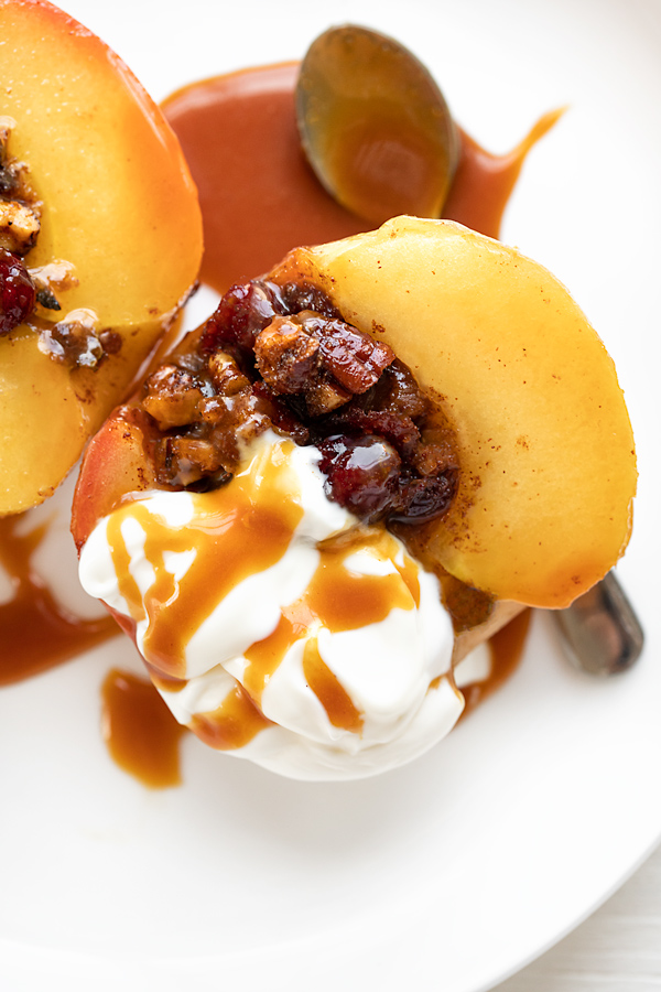 Baked Apples with Cranberry Nut Crumble | thecozyapron.com