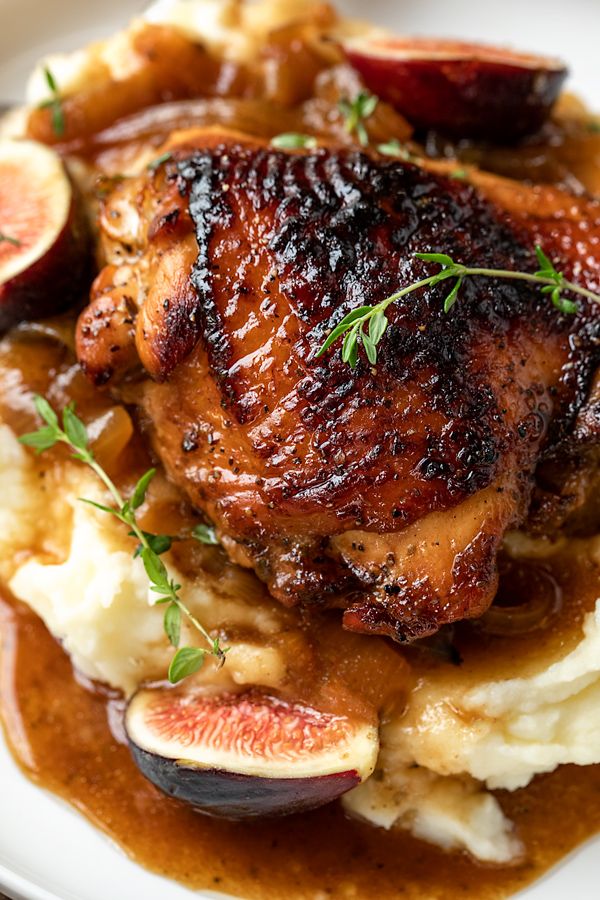 Balsamic Chicken with Figs over Mashed Potatoes | thecozyapron.com