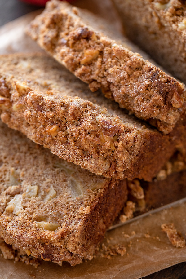 Sliced Apple Bread with Cinnamon Sugar Streusel | thecozyapron.com