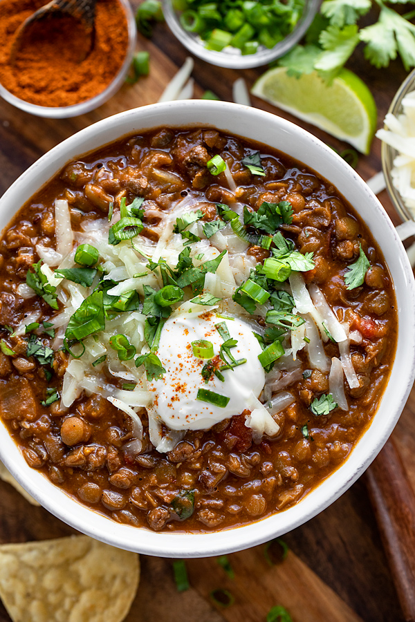 Lentil Chili with Toppings | thecozyapron.com
