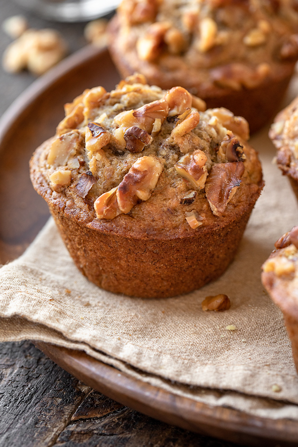 Banana Nut Muffin | thecozyapron.com