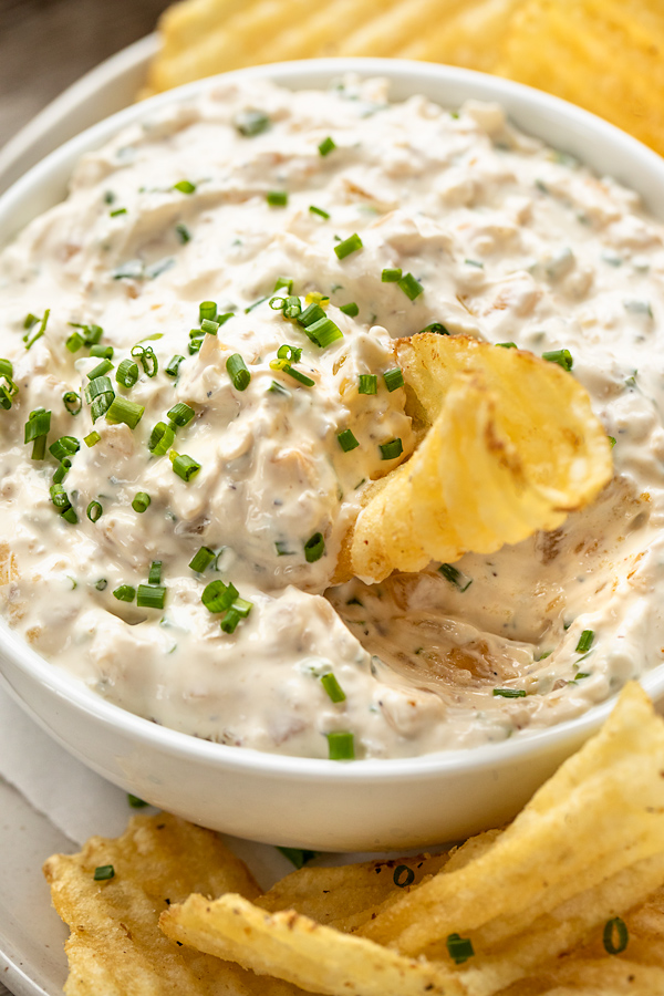 Sour Cream and Onion Dip with Chip | thecozyapron.com