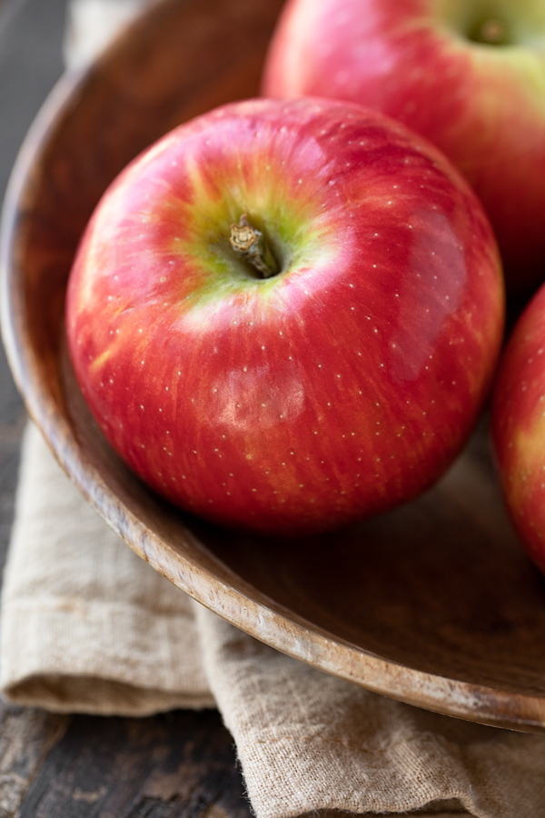 Honeycrisp Apples for Apple Coffee Cake | thecozyapron.com