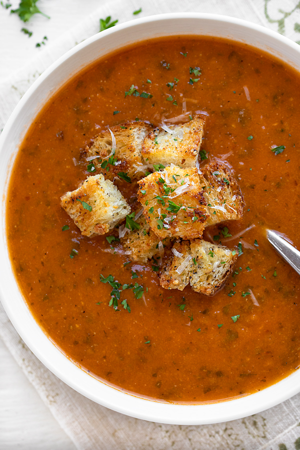 Homemade Croutons in Tomato Soup | thecozyapron.com