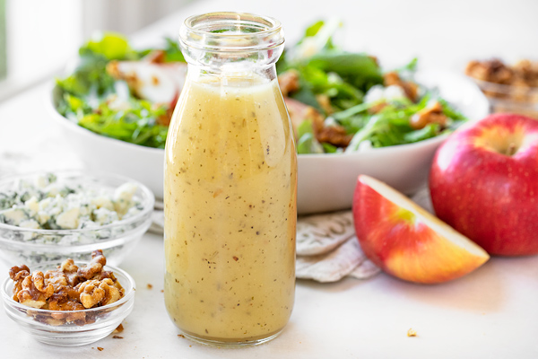 Apple Cider Vinaigrette | thecozyapron.com