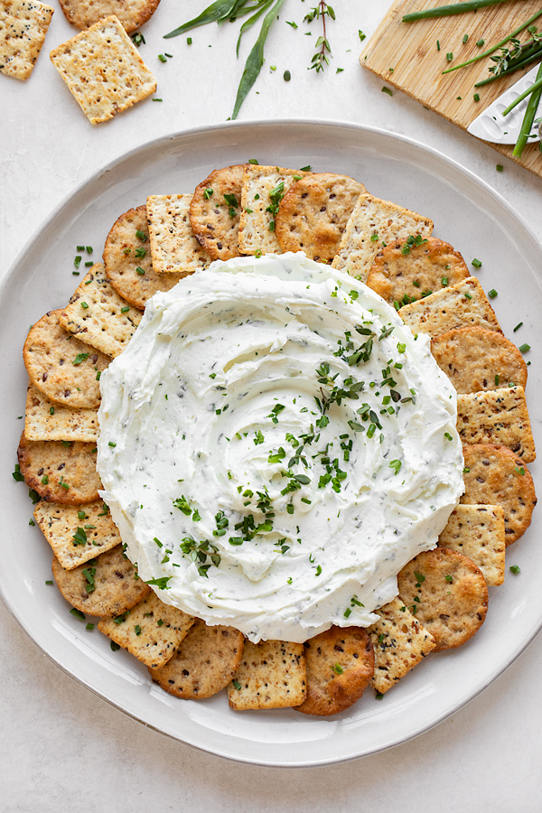 Whipped Goat Cheese with Crackers | thecozyapron.com