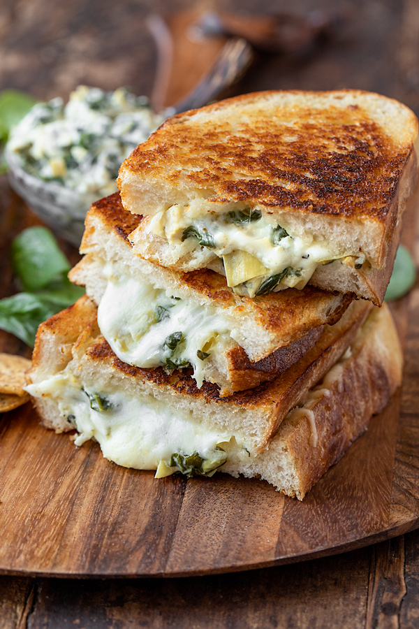 Stacked Spinach and Artichoke Grilled Cheese | thecozyapron.com