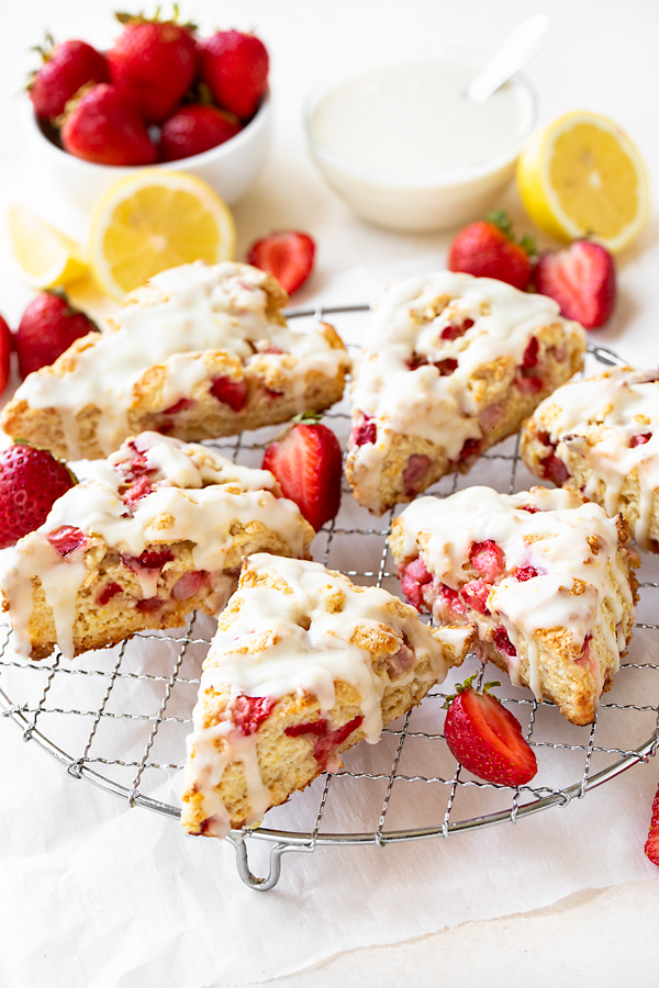 Strawberry Lemonade Scones on Wire Rack | thecozyapron.com