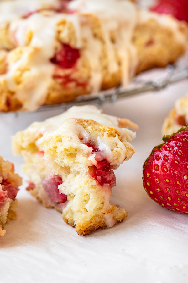 Crumbled Strawberry Lemonade Scones | thecozyapron.com