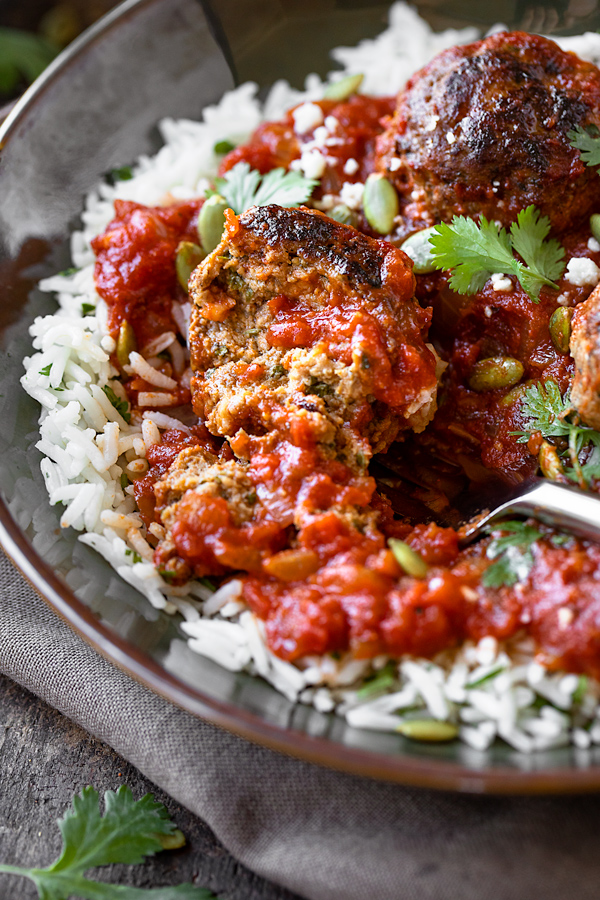 Mexican Baked Meatballs over Rice | thecozyapron.com