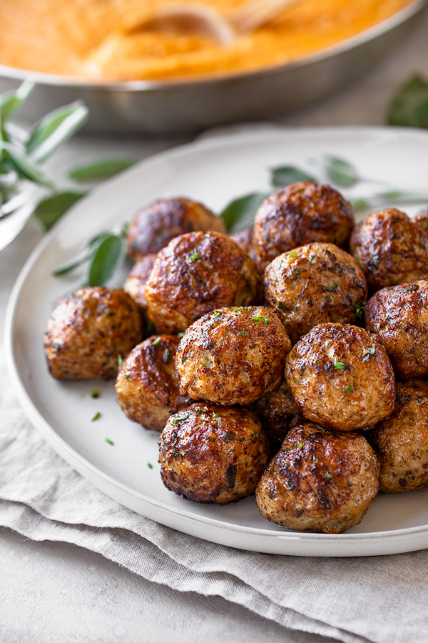 Freshly-Browned Turkey Meatballs | thecozyapron.com