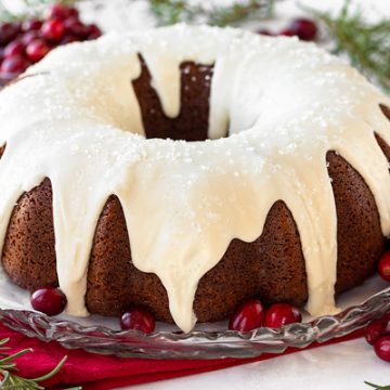 Gingerbread Cake | thecozyapron.com