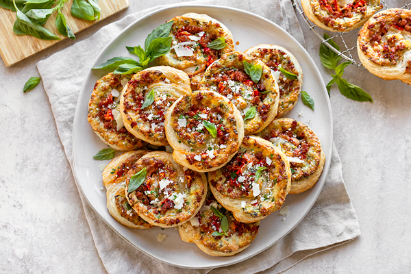 Sausage Pinwheels | thecozyapron.com