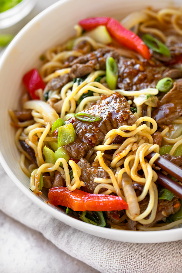 Beef Stir Fry in a Bowl | thecozyapron.com