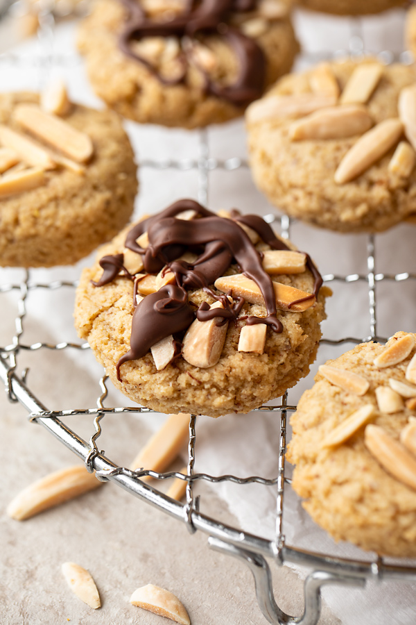 Almond Flour Cookie with Chocolate Drizzle | thecozyapron.com