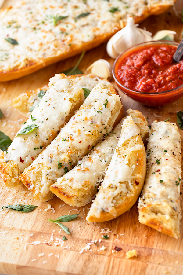 Slices of Cheesy Garlic Bread | thecozyapron.com