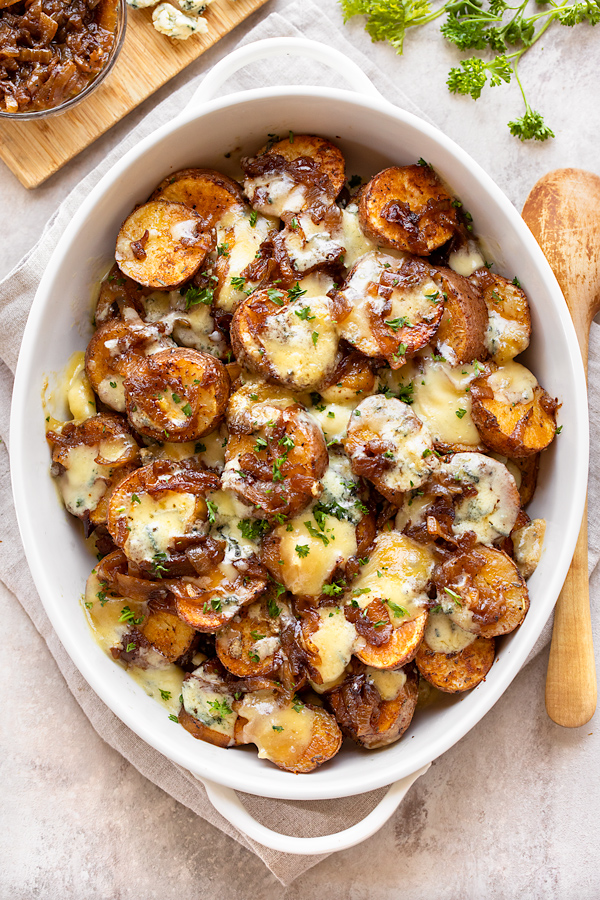 Stilton Roasted Potatoes with Caramelized Onions | thecozyapron.com