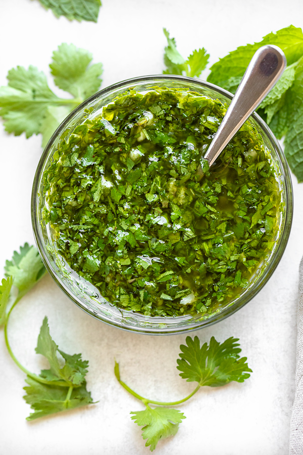 Fresh Cilantro-Mint Sauce for Farro Salad with Grilled Vegetables | thecozyapron.com