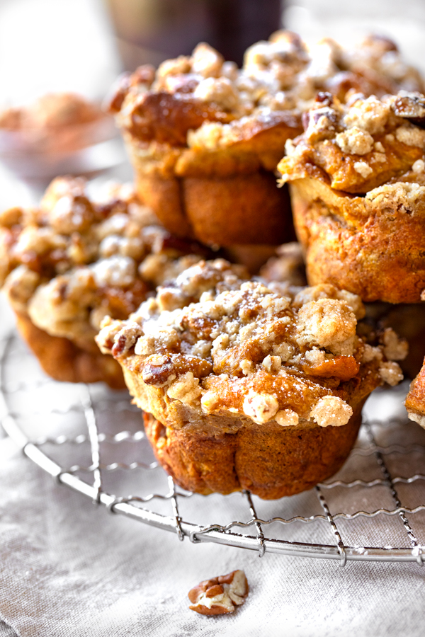Pumpkin French Toast Muffins on a Wire Rack | thecozyapron.com