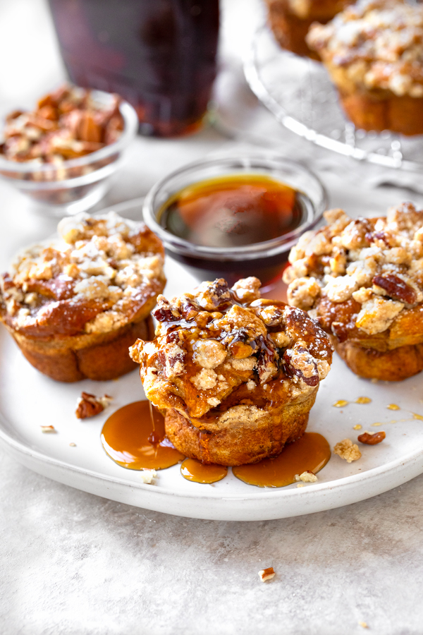 Pumpkin French Toast Muffins with Syrup | thecozyapron.com
