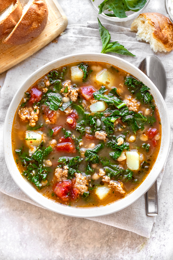 Tuscan Kale and Sausage Soup | thecozyapron.com