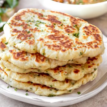 Flatbread Recipe with Garlic and Herbs | thecozyapron.com