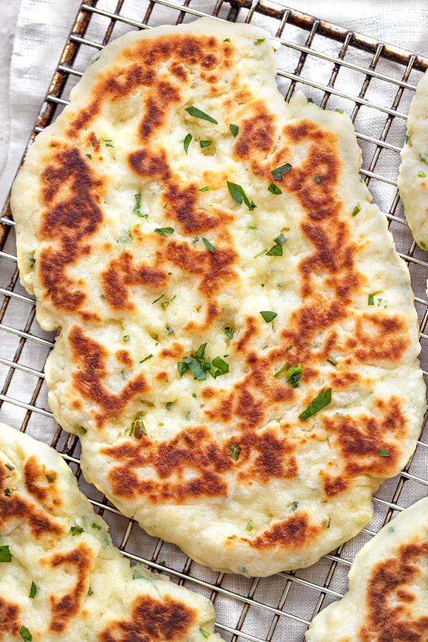 Flatbread Recipe with Garlic and Herbs | thecozyapron.com