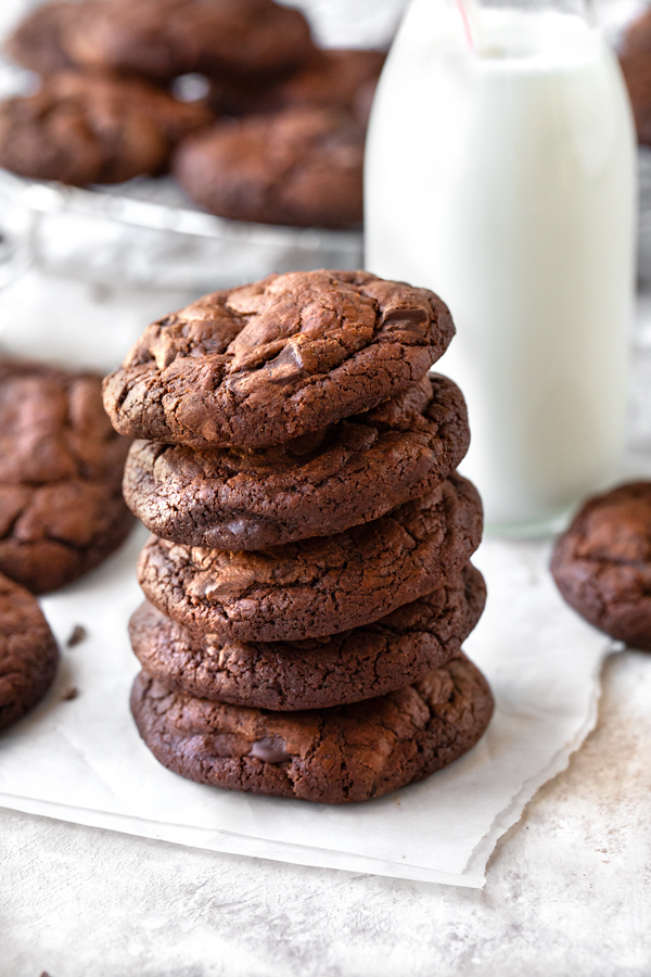 Stack of Brownie Cookies | thecozyapron.com
