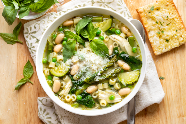 Green Minestrone Soup with Chicken