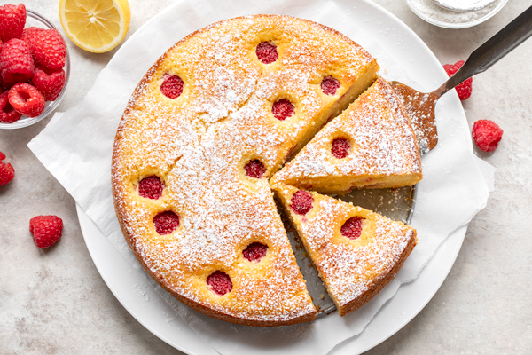 Lemon Ricotta Cake with Raspberries | thecozyapron.com