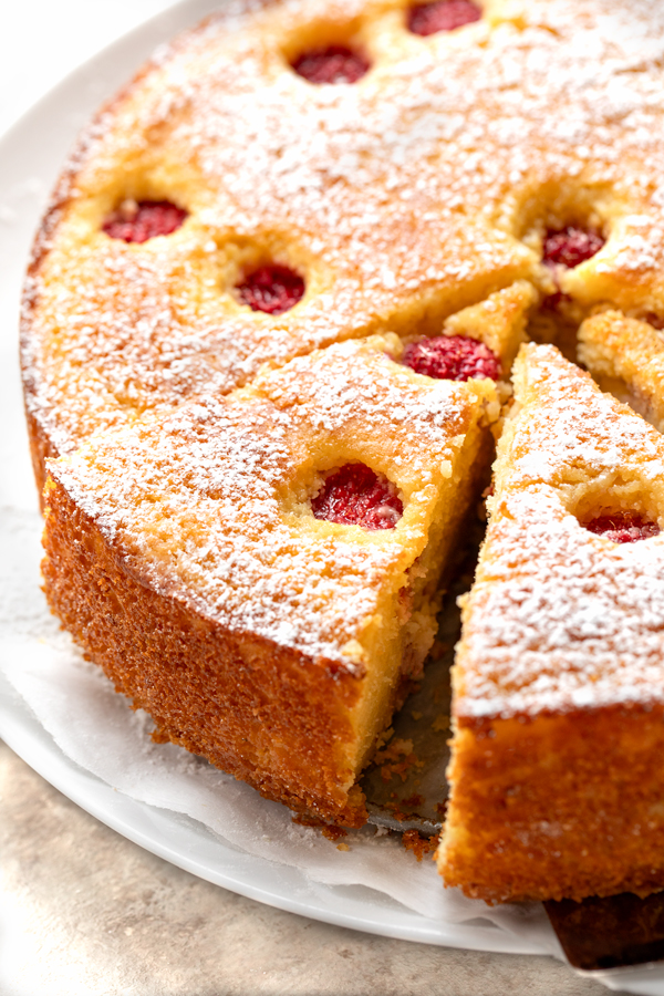 Lemon Ricotta Cake with Raspberries | thecozyapron.com