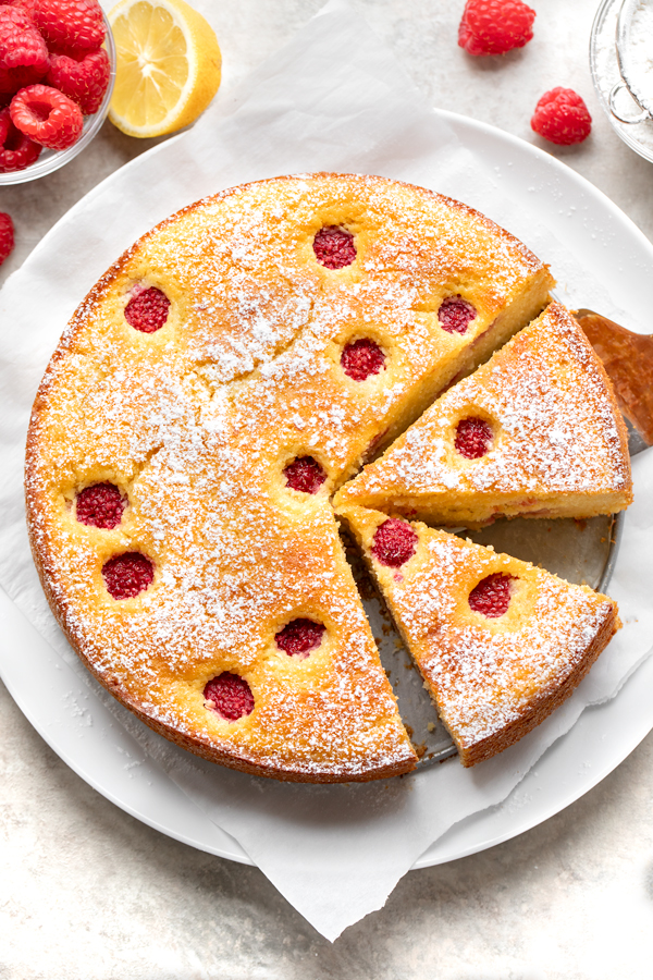 Lemon Ricotta Cake with Raspberries | thecozyapron.com