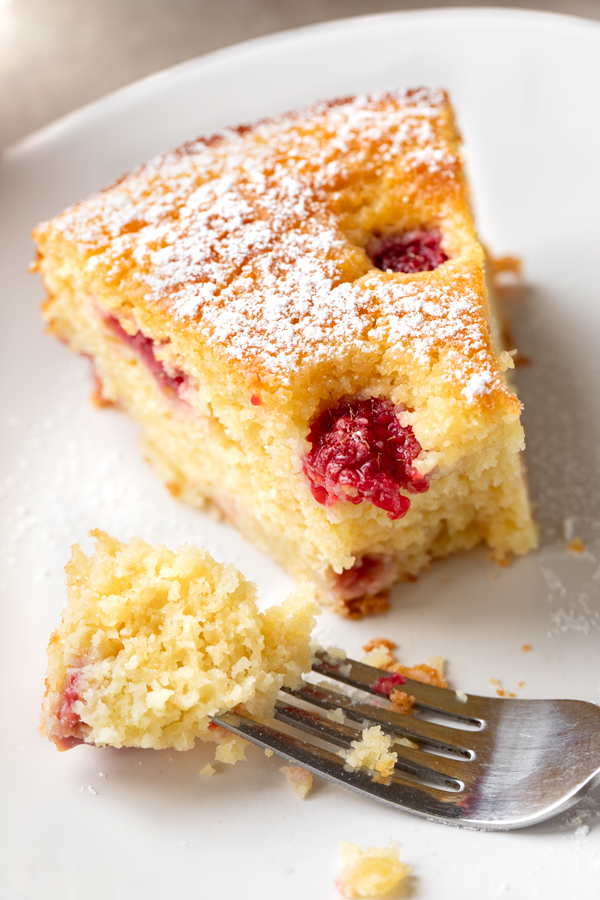Lemon Ricotta Cake with Raspberries | thecozyapron.com