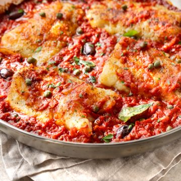 Baked Cod in Spicy Tomato Sauce | thecozyapron.com