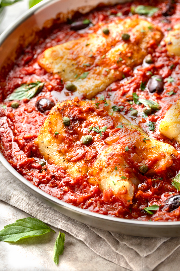 Baked Cod in Spicy Tomato Sauce | thecozyapron.com