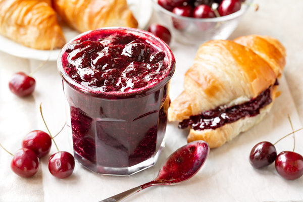 Cherry Jam | thecozyapron.com