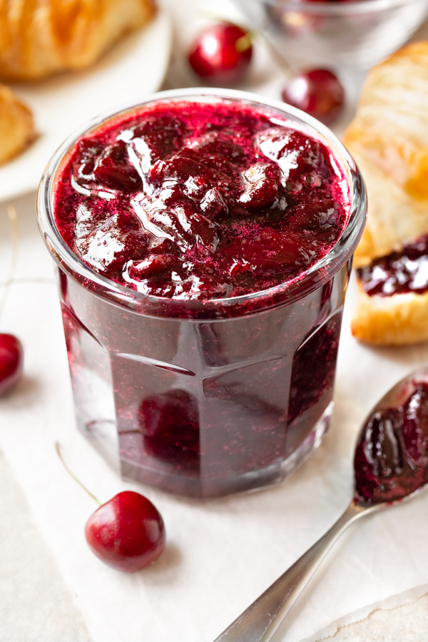 Cherry Jam | thecozyapron.com