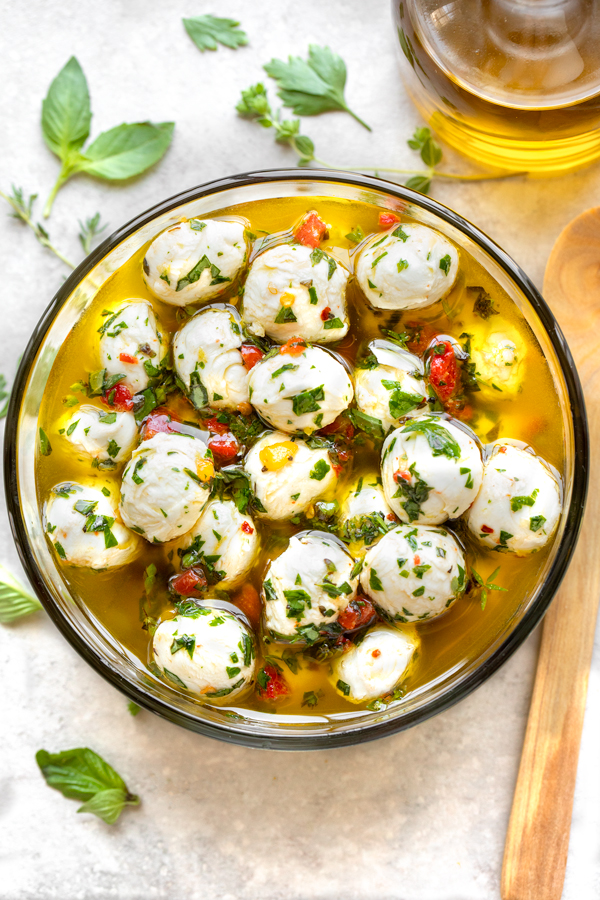 Marinated Mozzarella Balls | thecozyapron.com