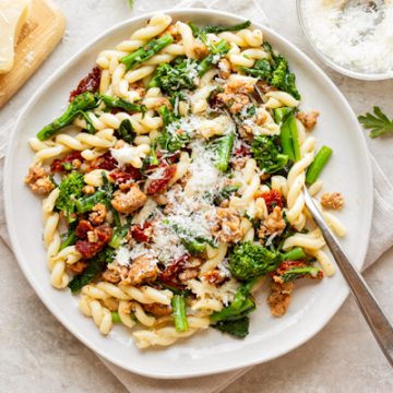 sausage and broccoli rabe pasta | thecozyapron.com