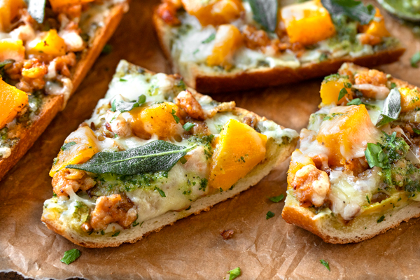 Butternut Squash Pizza | thecozyapron.com