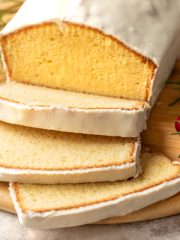 Eggnog Pound Cake | thecozyapron.com