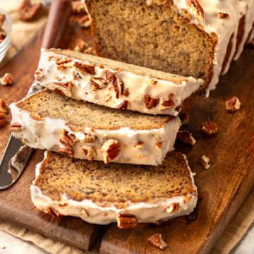 Buttered Pecan Banana Bread | thecozyapron.com