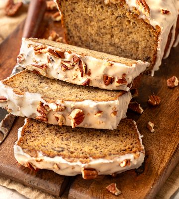 Buttered Pecan Banana Bread | thecozyapron.com