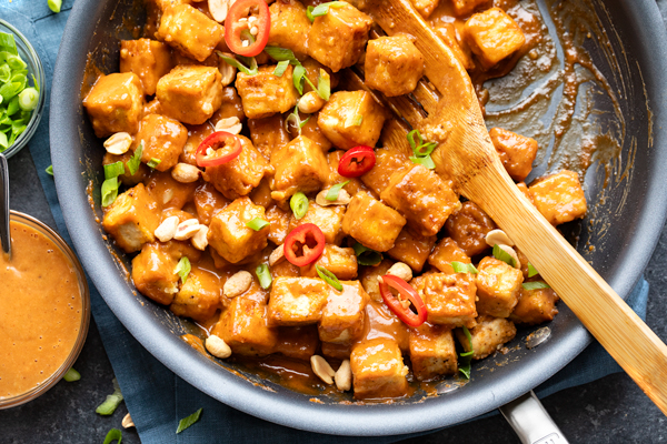 Crispy Tofu with Spicy Peanut Sauce