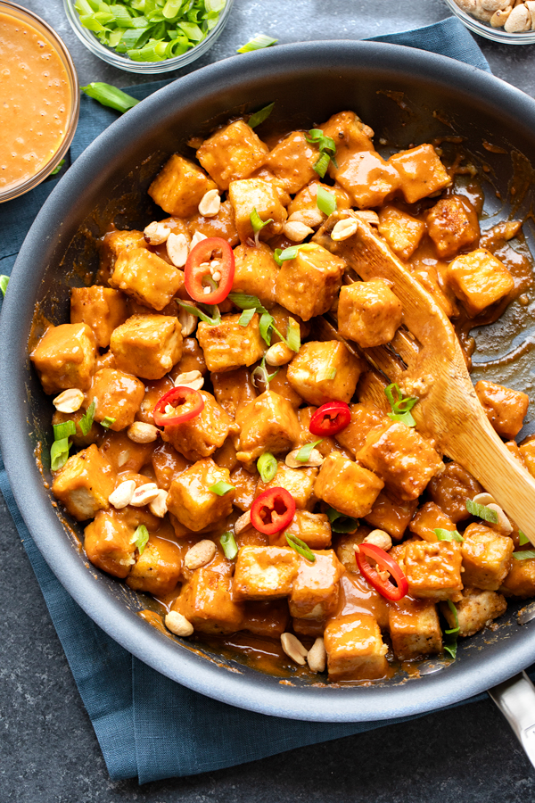 Crispy Tofu with Spicy Peanut Sauce | thecozyapron.com