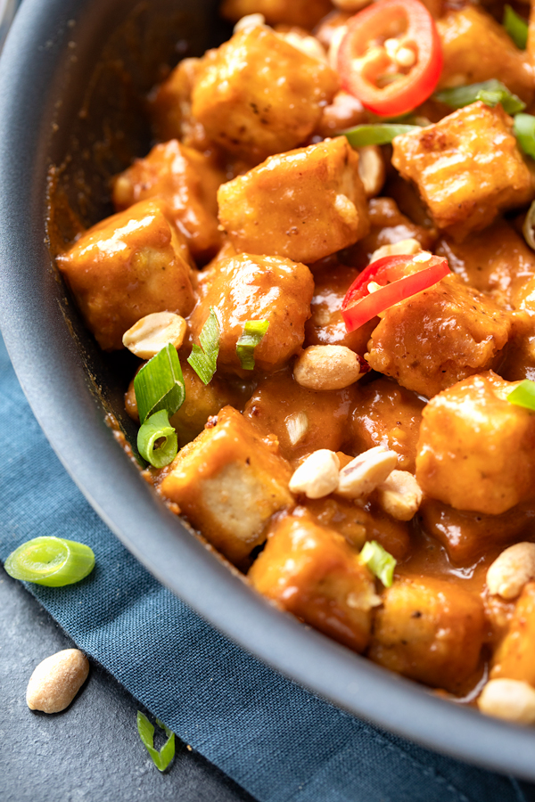 Crispy Tofu with Spicy Peanut Sauce | thecozyapron.com