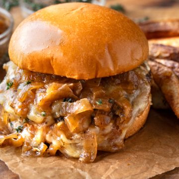 French Onion Burgers | thecozyapron.com