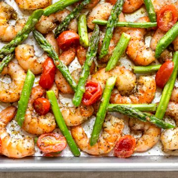 Sheet Pan Shrimp | thecozyapron.com